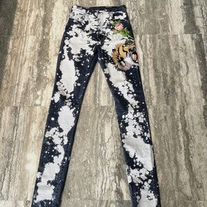 GUCCI WOMAN TIE DYE EMBROIDERED TIGER SKINNY JEANS